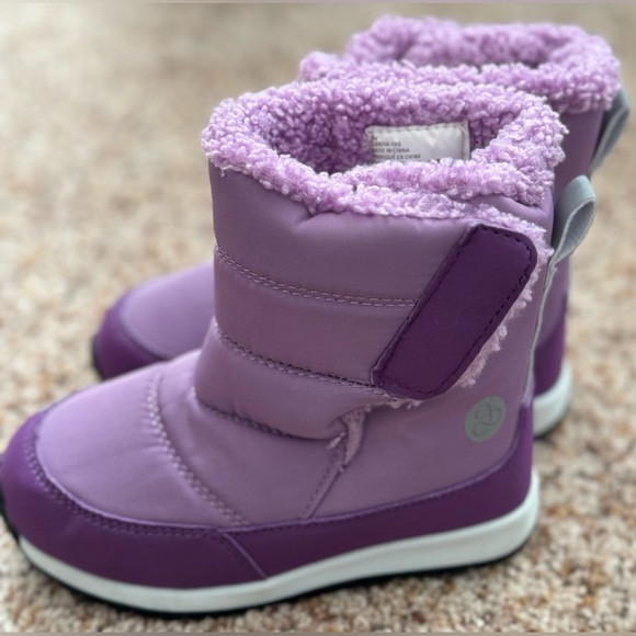 EUC / VGUC Size 8M Lavendar Zella Girl’s' Quilted Fleece Lined Snow Boot - Picture 4 of 6